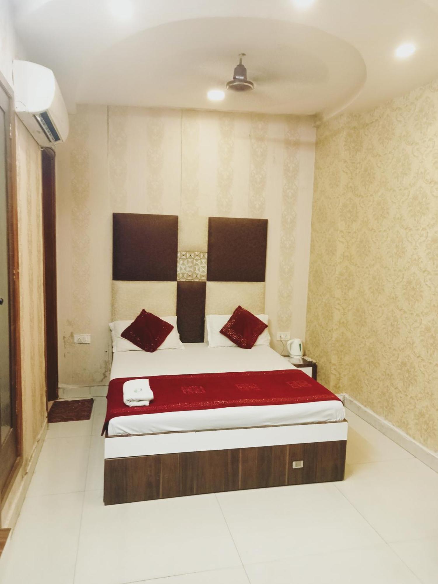 Hotel Robin Inn Amritsar Zimmer foto